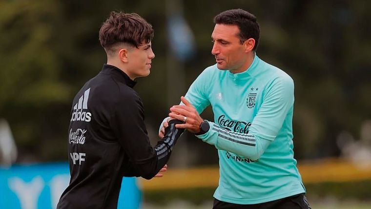 Garnacho y Scaloni, cuando fue convocado para las Eliminatorias. Foto: Archivo