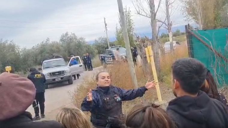 Hubo un operativo para contener a vecinos de la zona. Foto: Captura