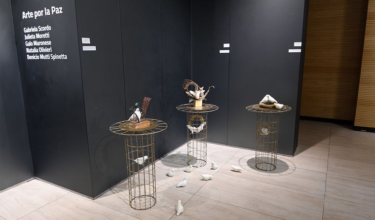 Una instalación de Gabriela Scordo. Una instalación de Gabriela Scordo.