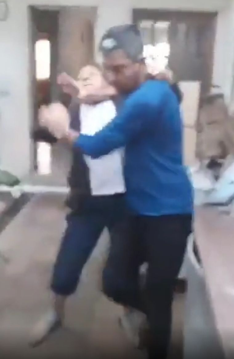 En un momento, la madre de Varas intentó interceder. Vas a ir preso, le advirtió