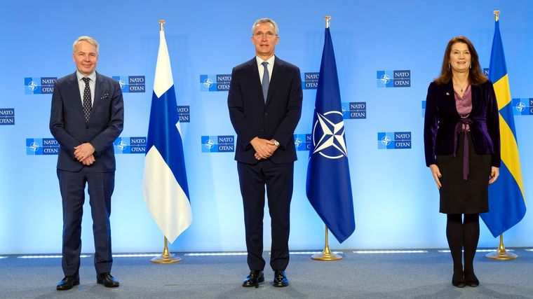 Stoltenberg, líder de la OTAN, junto a los propios de Finlandia y Suecia. Foto: Nato.