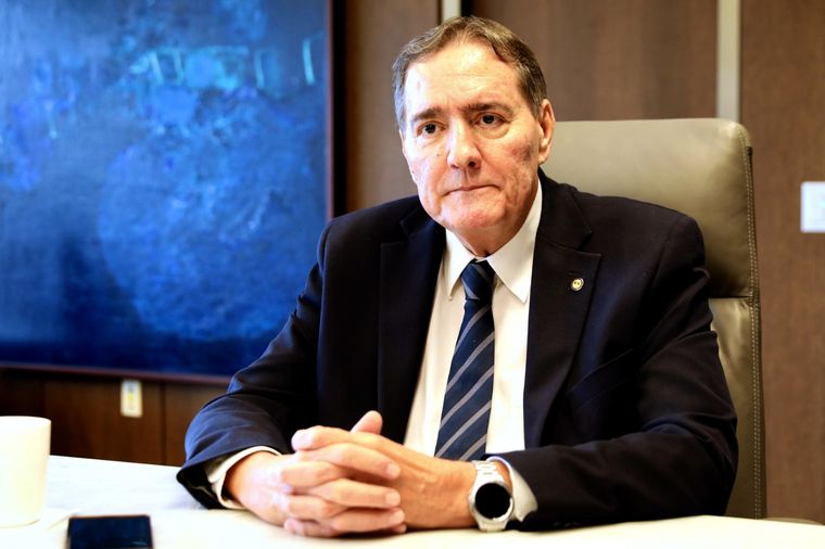 El director de la OPS, el brasileño Jarbas Barbosa, en la sede del organismo en Washington (EE.UU.). Foto: EFE