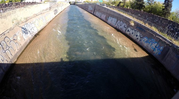 Comienza el calor y con él llegan las muertes en los cauces no habilitados para bañarse Foto: ALF PONCE MERCADO / MDZ