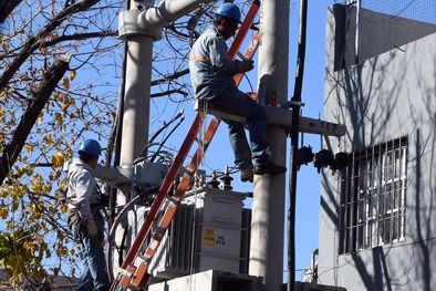 MDZol | El Gobierno advirtió que no pueden descartarse interrupciones del suministro en el verano por exceso de demanda y que impulsaría cortes programados. Foto: ALF PONCE MERCADO / MDZ