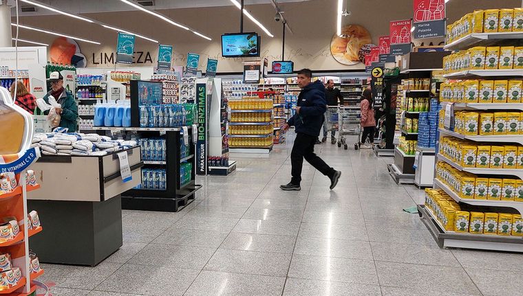 La inflación de Alimentos y Bebidas se estabilizó. Foto: Santiago Tagua/MDZ