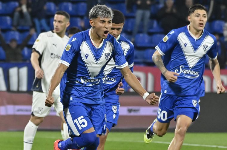 El pibe Godoy puso en ventaja a Vélez Sarsfield ante el Rojo en Liniers.