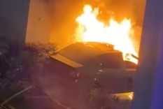 El choque seguido de incendio tuvo lugar en Recoleta. El conductor dijo que el siniestro ocurrió porque quiso esquivar a un animal.