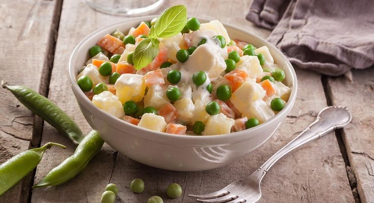 La ensalada rusa es un clásico de la gastronomía Foto: Shutterstock