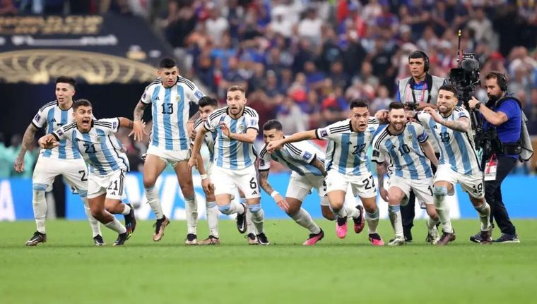 El futbolista sabe cuánto pesa el trofeo más lindo del mundo. Foto: Archivo