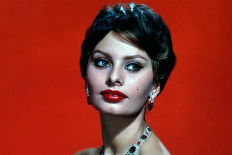 La italiana Sophia Loren hoy tiene 91 años y reside en Ginebra, Suiza. Imagen: canal22.org.mx La italiana Sophia Loren hoy tiene 91 años y reside en Ginebra, Suiza. Imagen: canal22.org.mx
