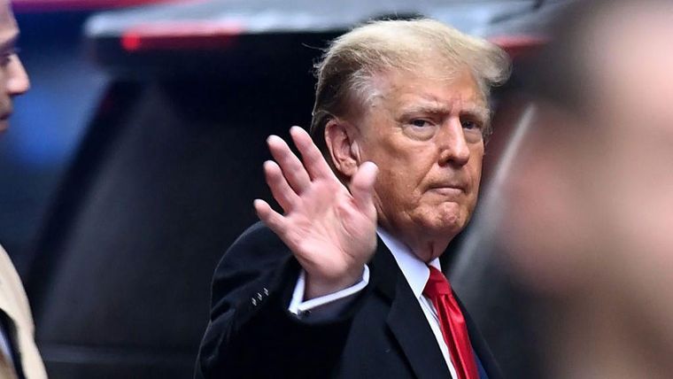 "Me alegro de que haya muerto", celebró Trump la muerte de Mueller.