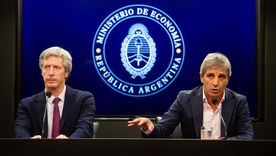 El ministro Luis Caputo y el titular del Banco Central, Santiago Bausili, definieron un sendero económico para 2026 que recoge el apoyo del sector bancario, aunque piden insistir con la acumulación de reservas. El ministro Luis Caputo y el titular del Banco Central, Santiago Bausili, definieron un sendero económico para 2026 que recoge el apoyo del sector bancario, aunque piden insistir con la acumulación de reservas.