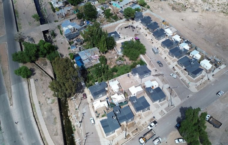 El terreno donado en Godoy Cruz será destinado a la construcción de viviendas sociales.
