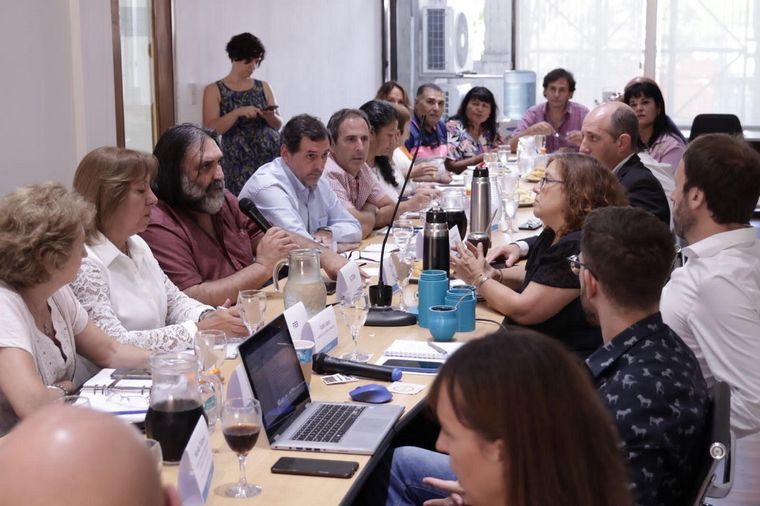 Encuentro paritario con los sindicatos que integran el Frente Gremial Docente bonaerense Foto: Prensa Ministerio de Trabajo Provincia de Buenos Aires
