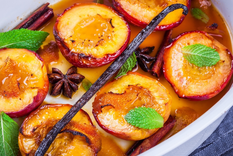 Puro aroma a hogar: receta de duraznos al horno con miel y canela para lucirte. Puro aroma a hogar: receta de duraznos al horno con miel y canela para lucirte.