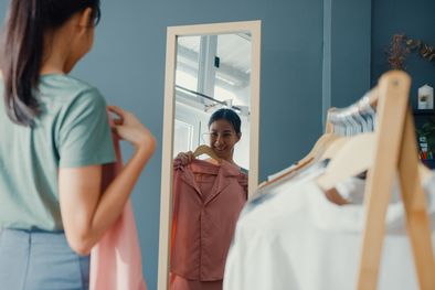 MDZol | Con el cambio de estación, las tiendas de ropa ya promocionan la tendencia en moda de la primavera Foto: shutterstock
