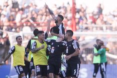Los jugadores de Riestra celebran el gol. Foto: Noticias Argentinas