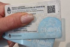 La cédula azul no es el primer documento que se elimina o modifica bajo el gobierno de Javier Milei Foto: Walter Moreno/Mdz con Moto G 24 La cédula azul no es el primer documento que se elimina o modifica bajo el gobierno de Javier Milei Foto: Walter Moreno/Mdz con Moto G 24