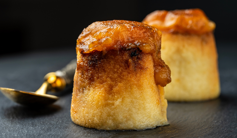 Cada pionono se elabora a mano, lo que conserva la textura suave del bizcocho y el sabor tradicional de la crema pastelera. Cada pionono se elabora a mano, lo que conserva la textura suave del bizcocho y el sabor tradicional de la crema pastelera.