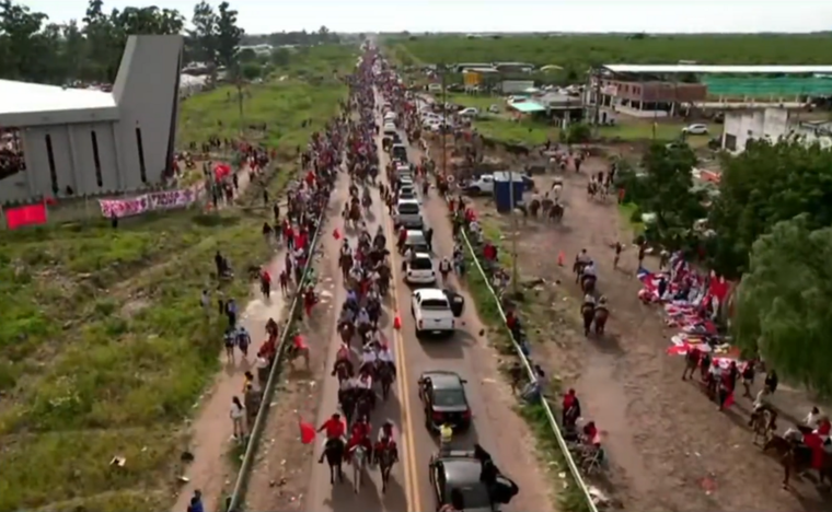 Miles de fieles&nbsp;veneraron al Gauchito Gil en Corrientes. Foto: X.