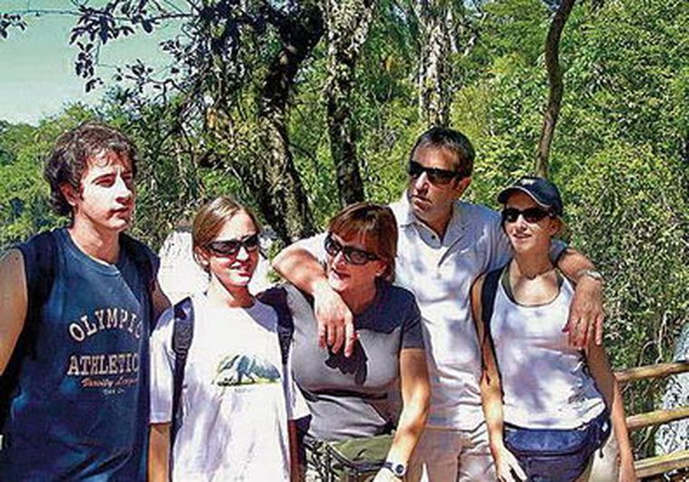 La familia Cobos unida. Foto: Gentileza Diario Perfil