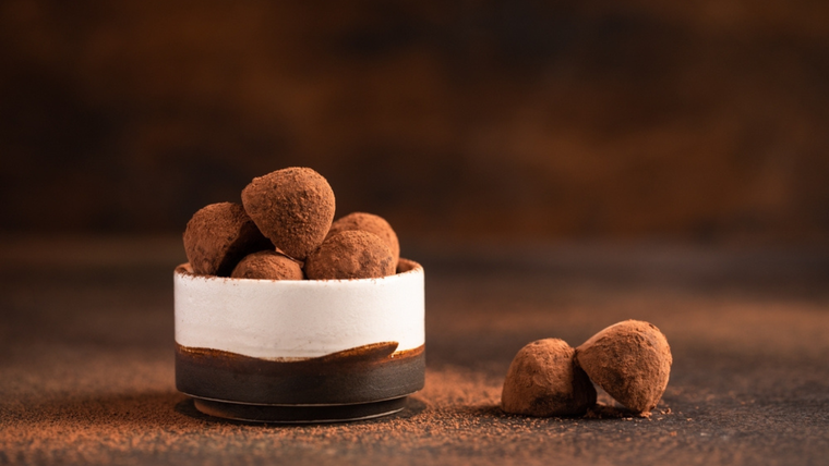 Irresistible tentación: receta de trufas de chocolate caseras en 10 minutos.