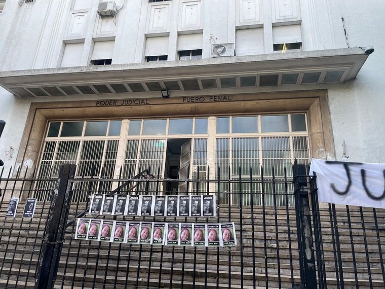 Los manifestantes imploraron que no dejen libres a los asesinos.  Foto: José Luis Carut MDZ