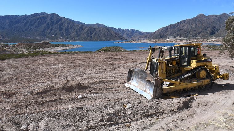 Las obras en el dique Potrerillos ya están en marcha. Las obras en el dique Potrerillos ya están en marcha.