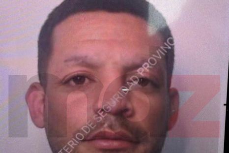 Lesta fue detenido el lunes por la noche. Lesta fue detenido el lunes por la noche.