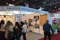 dos argentinos con discapacidad visual explican como tradujeron el principito a braille