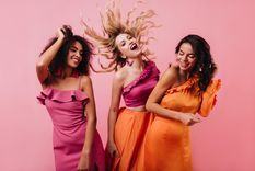 Estos trucos elevarán la apariencia de tu vestido. Foto: Freepik