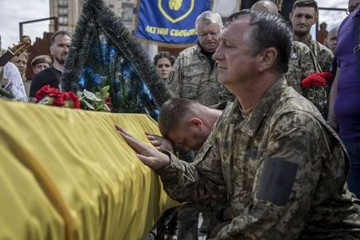 MDZol | Ceremonia fúnebre en Kyiv en honor a un comandante ucraniano que murió en la guerra Foto: GETTY IMAGES