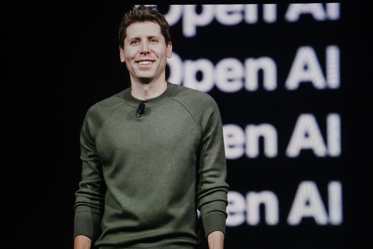 La discusión sobre chat eróticos impulsa cambios en ChatGPT y su modo adulto.