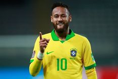 con tres goles de neymar, brasil le gano un partidazo a peru en lima