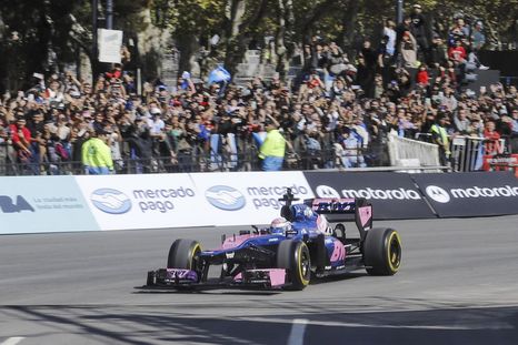 El evento reunió a miles de fanáticos en Palermo y tuvo fuerte repercusión en el mundo del automovilismo. El evento reunió a miles de fanáticos en Palermo y tuvo fuerte repercusión en el mundo del automovilismo.