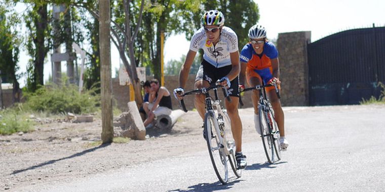 Javier Moressi es el nuevo monarca del ciclismo mendocino de resistencia. Foto: MDZ
