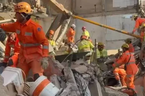 Al menos seis personas perdieron la vida este jueves tras el derrumbe de un asilo en la ciudad de Belo Horizonte, capital del estado de Minas Gerais, Brasil. Al menos seis personas perdieron la vida este jueves tras el derrumbe de un asilo en la ciudad de Belo Horizonte, capital del estado de Minas Gerais, Brasil.