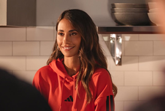 Antonela Roccuzzo brilló en la campaña deportiva. Foto: Instagram