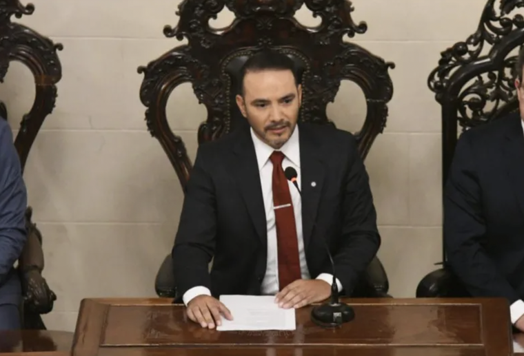 Pablo Valdes, gobernador de Corrientes, tuvo su primer discurso ante la asamblea legislativa.