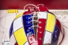 el centro es rojo: asi es la nueva muestra de la artista vivian magis