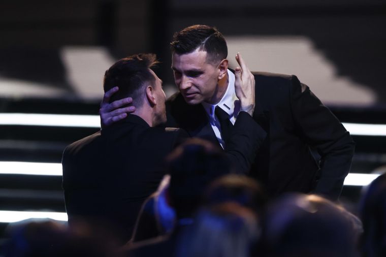 Messi, Dibu, Scaloni y la hinchada: noche completa para Argentina en The Best.