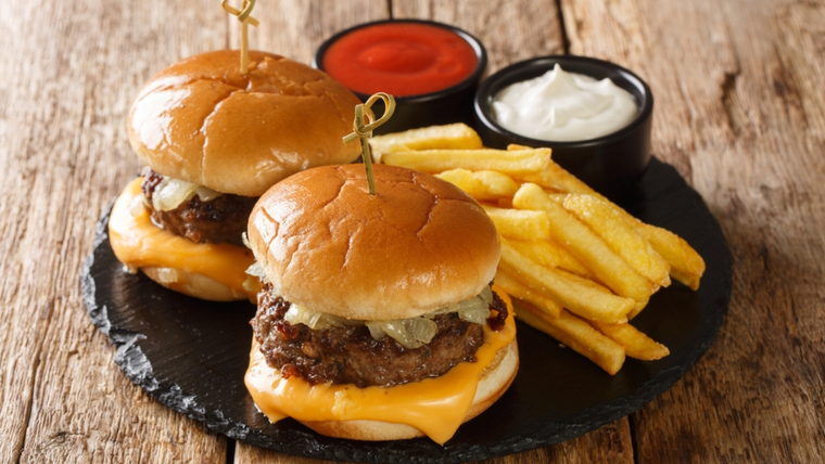 En el Día de la Hamburguesa, un local gastronómico de Ramos Mejía repartirá burguers gratis a quienes traigan donaciones para el Garrahan. En el Día de la Hamburguesa, un local gastronómico de Ramos Mejía repartirá burguers gratis a quienes traigan donaciones para el Garrahan.