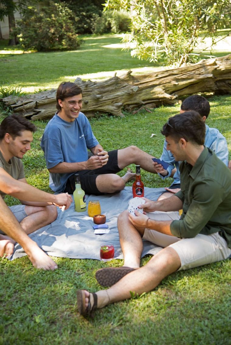 Nada mejor que unos drinks y un día de amigos. Nada mejor que unos drinks y un día de amigos.