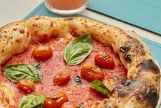 Las prácticas incluirán distintos estilos de cocción y técnicas de amasado con un referente mundial de la pizza napolitana. Foto: Bigalia Pizzeria