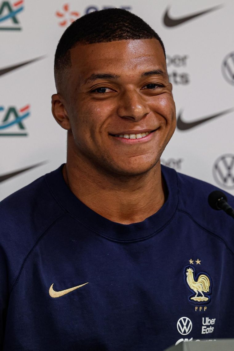 Mbappé sonríe: en Francia aseguran que se cerró su llegada al Real Madrid Foto: EFE