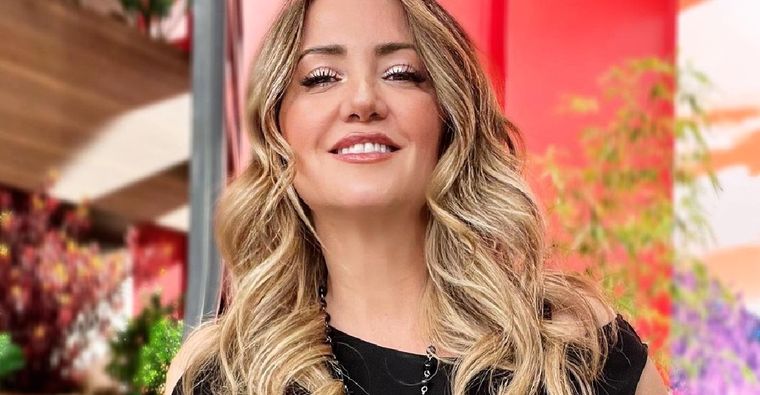 Andrea Legarreta aprovecha todas las claves del estilismo para lucirse Foto: Instagram @andrealegarreta