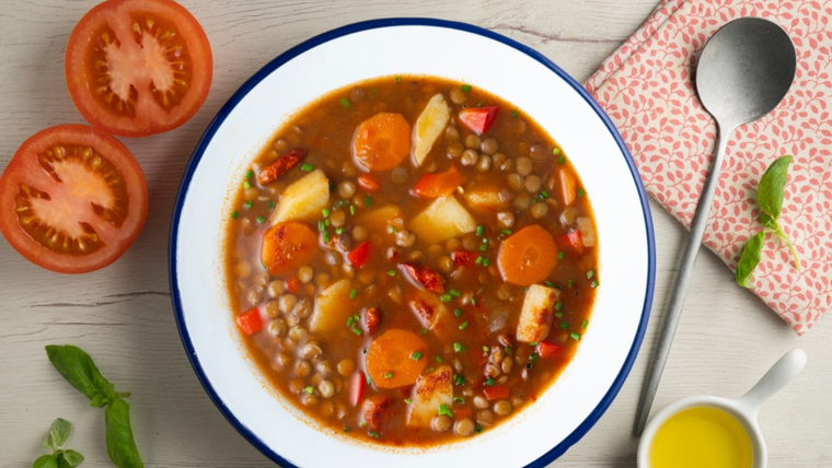 Receta de guiso de lentejas para días fríos