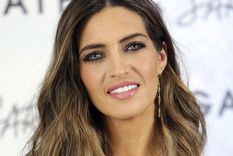 Hace rato que las zapatillas no son sinónimo de deportes y Sara Carbonero lo sabe más que nadie. Foto: El Español