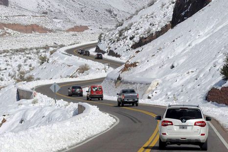 El pronóstico del SMN anticipa nevadas persistentes en zonas cordilleranas y patagónicas durante el domingo. El pronóstico del SMN anticipa nevadas persistentes en zonas cordilleranas y patagónicas durante el domingo.