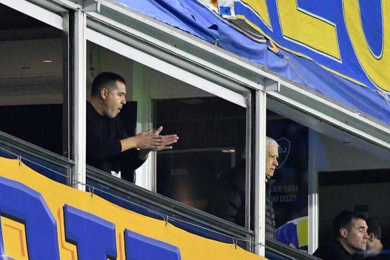 Riquelme deberá buscar otro DT: el principal apuntado quedó descartado.